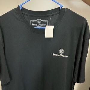 Smith and Wesson t shirt size XL brand new
